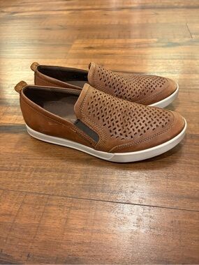 Ecco Collin 2.0 Brown Perforated Leather Shoes Loafers Slip On Mens 7-7.5 EU 40